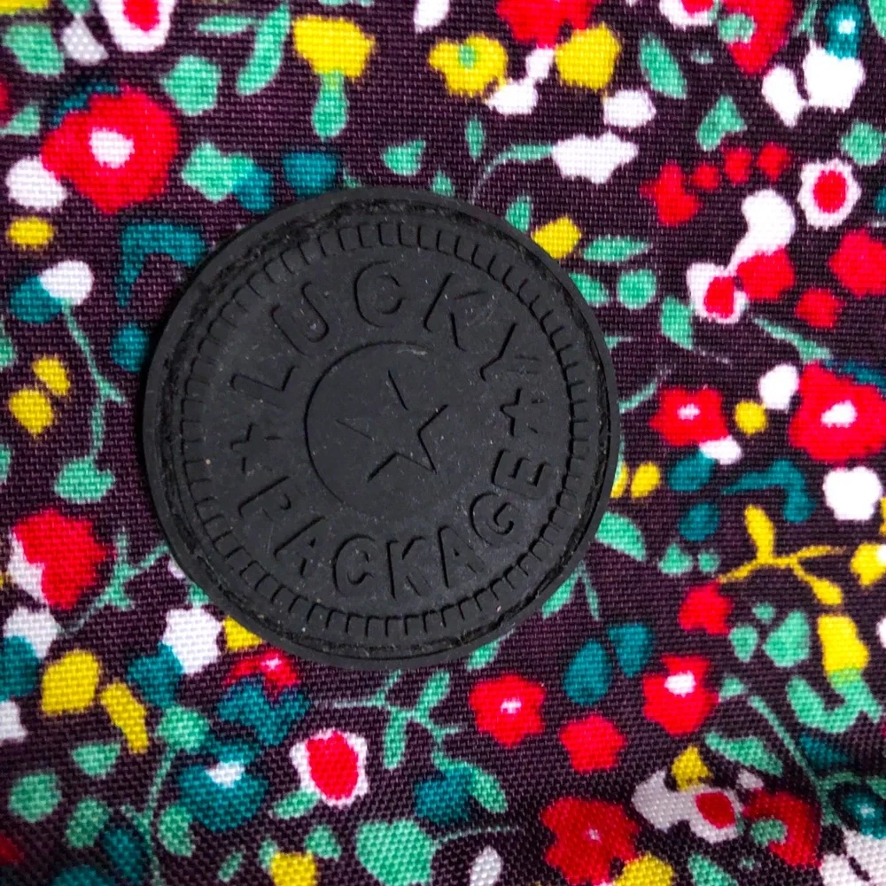 NEW LUCKY PACKAGE Wristlet Purse Bag Pouch Floral NWOT - Picture 3 of 14